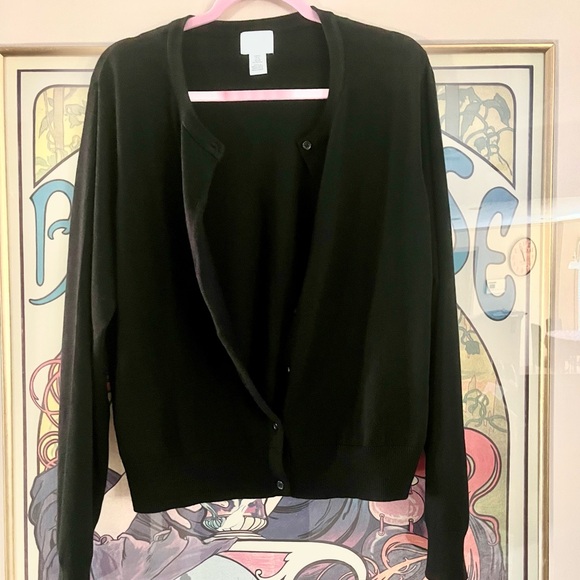 H & M Classic Cardigan Black Round Neck Buttondown Sweater Size- XL - Picture 7 of 7